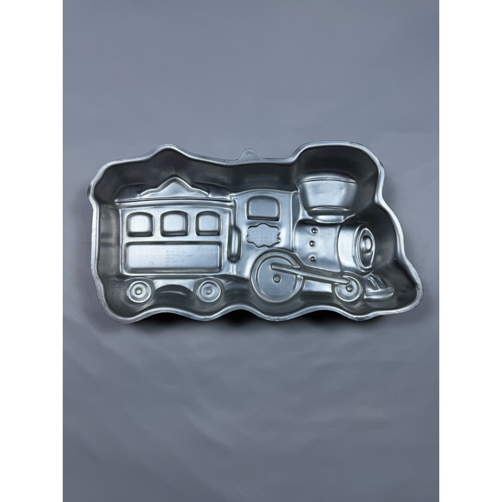 Wilton Vintage 1990 Locomotive Train Aluminum Cake Pan 2105-6500 Silver